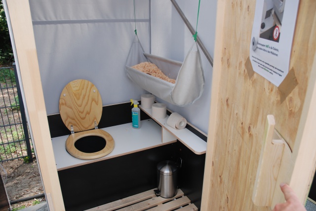 So sieht das ökologische Örtchen von innen aus. Bild: EcoToiletten