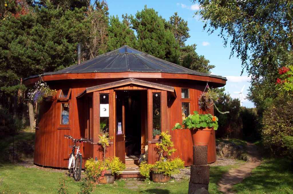 Findhorn_Whiskey-Barrel-House